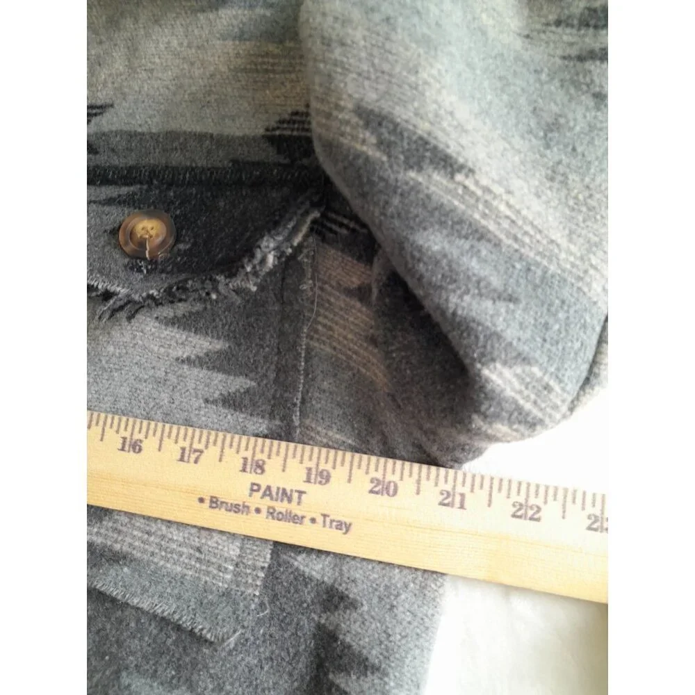 Sweet Generis Aztec Western Cowgirl Raw Hem Warm Fall Size Small Jacket Pockets